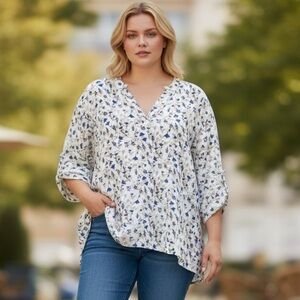 Bloomchic Classic V-Neck Floral Tunic Top - White & Blue